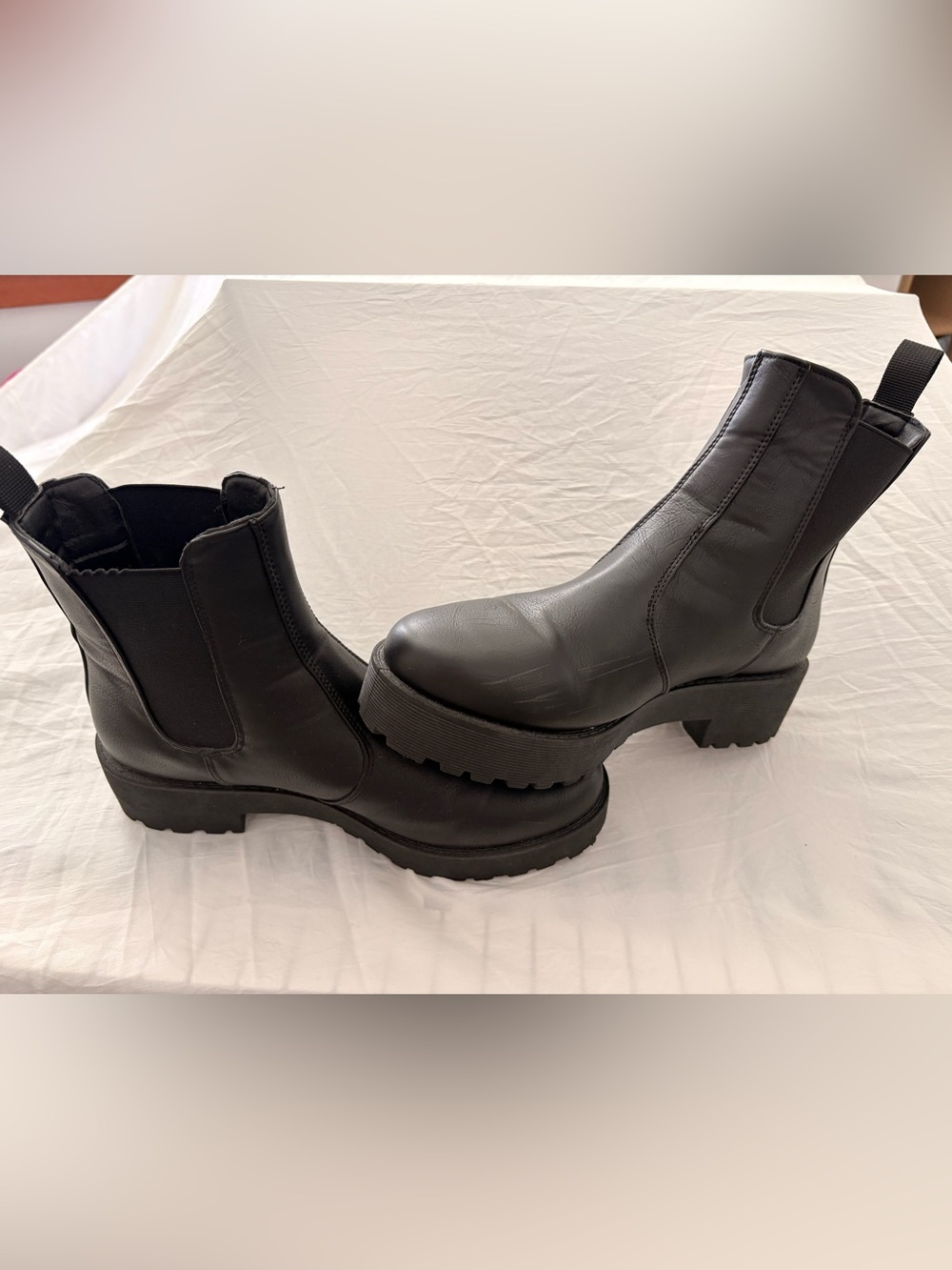Dirty Laundry Black Chunky Chelsea Ankle Boots - Picture 3 of 3